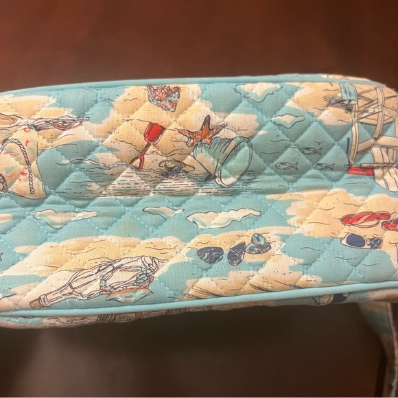 Vera Bradley Exclusive Iconic On the Go Crossbody in Beach Toile like new - Picture 8 of 13
